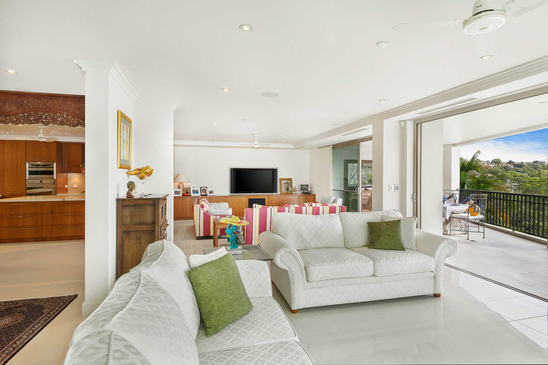  residential for-sale-sydney 10-Upper-Minimbah-Road-Northbridge10-Upper-Minimbah-Lounge