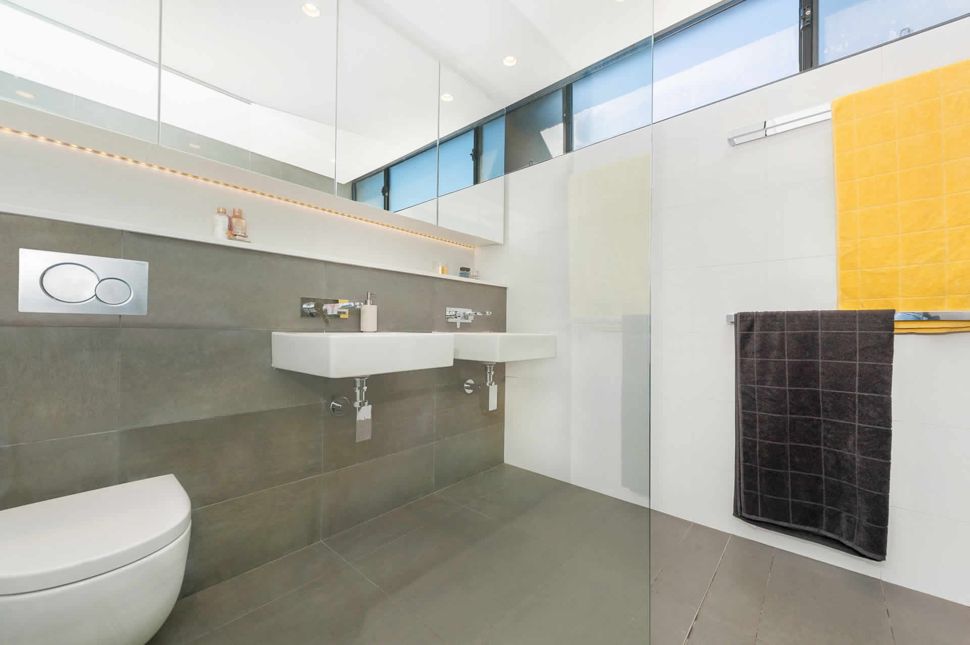  residential for-sale-sydney Crestview-30-180-Spit-Road-Mosmanbathroom