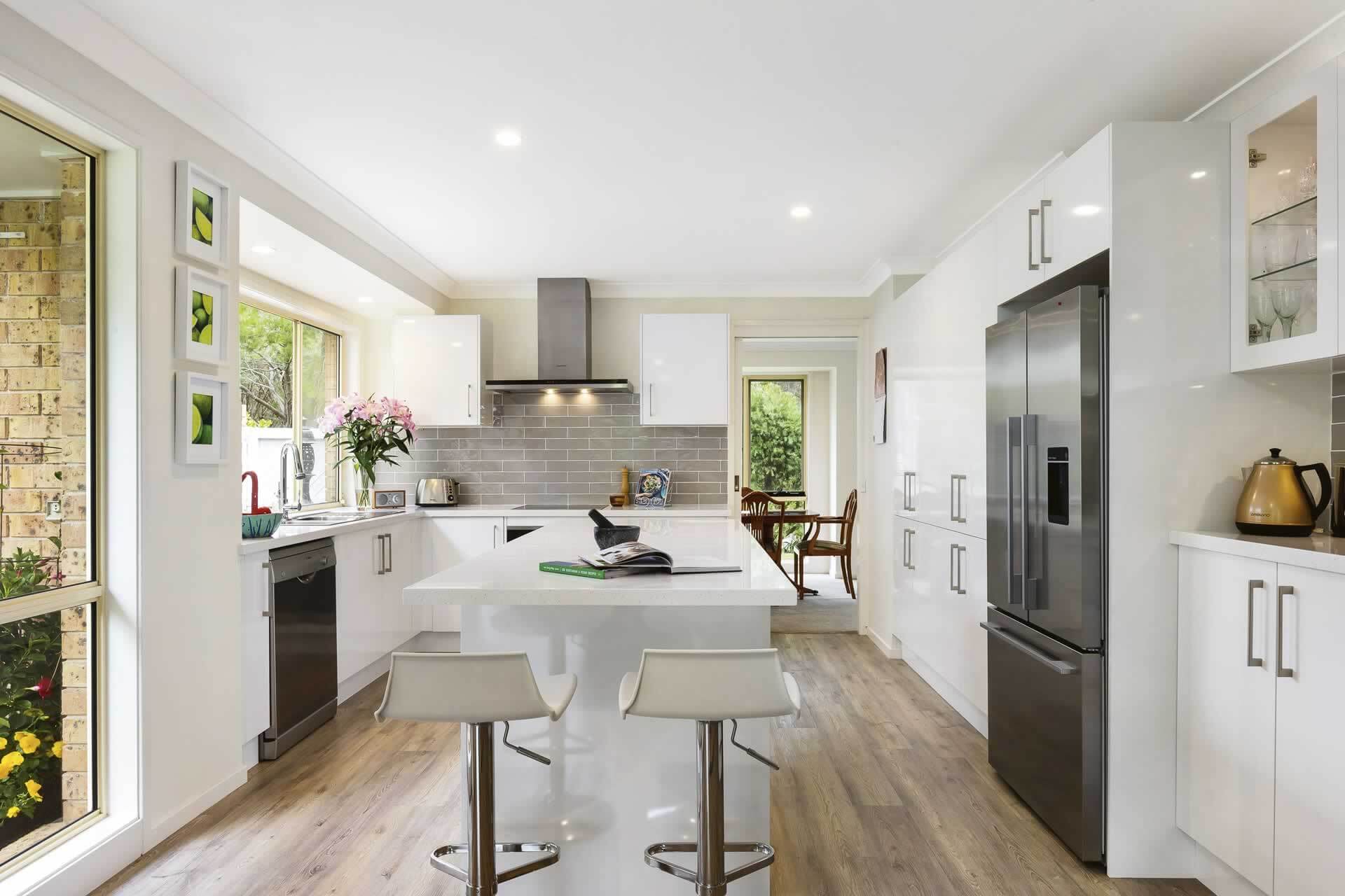  residential for-sale-sydney 48-Bangalow-Avenue-MONA-VALE48-bangalow-kitchen-2